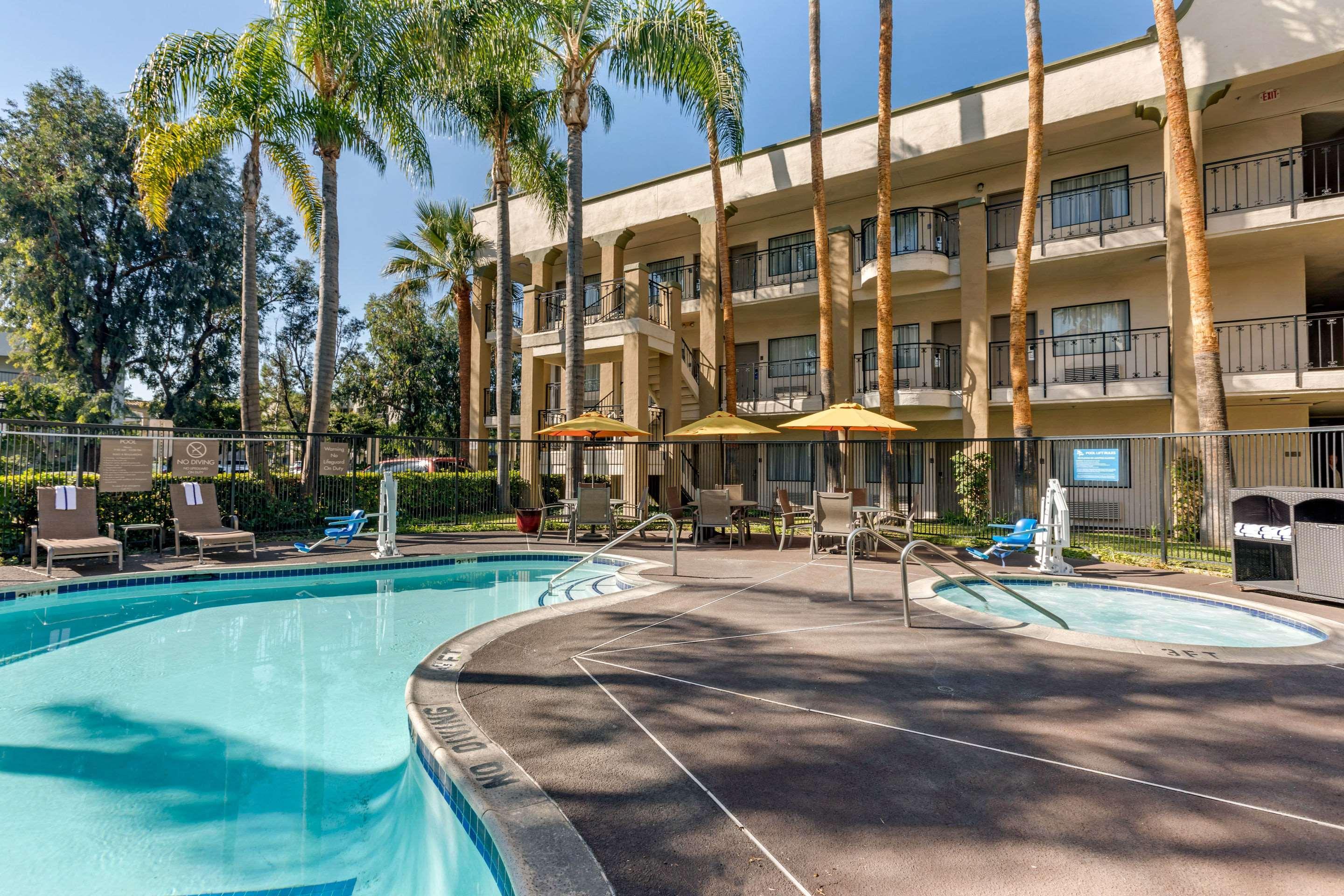 Comfort Inn & Suites Orange County John Wayne Airport Santa Ana Exterior foto